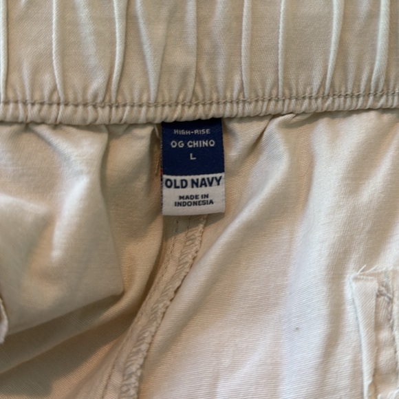 Old Navy Women's Tan High Rise OG Chino short - Picture 3 of 3